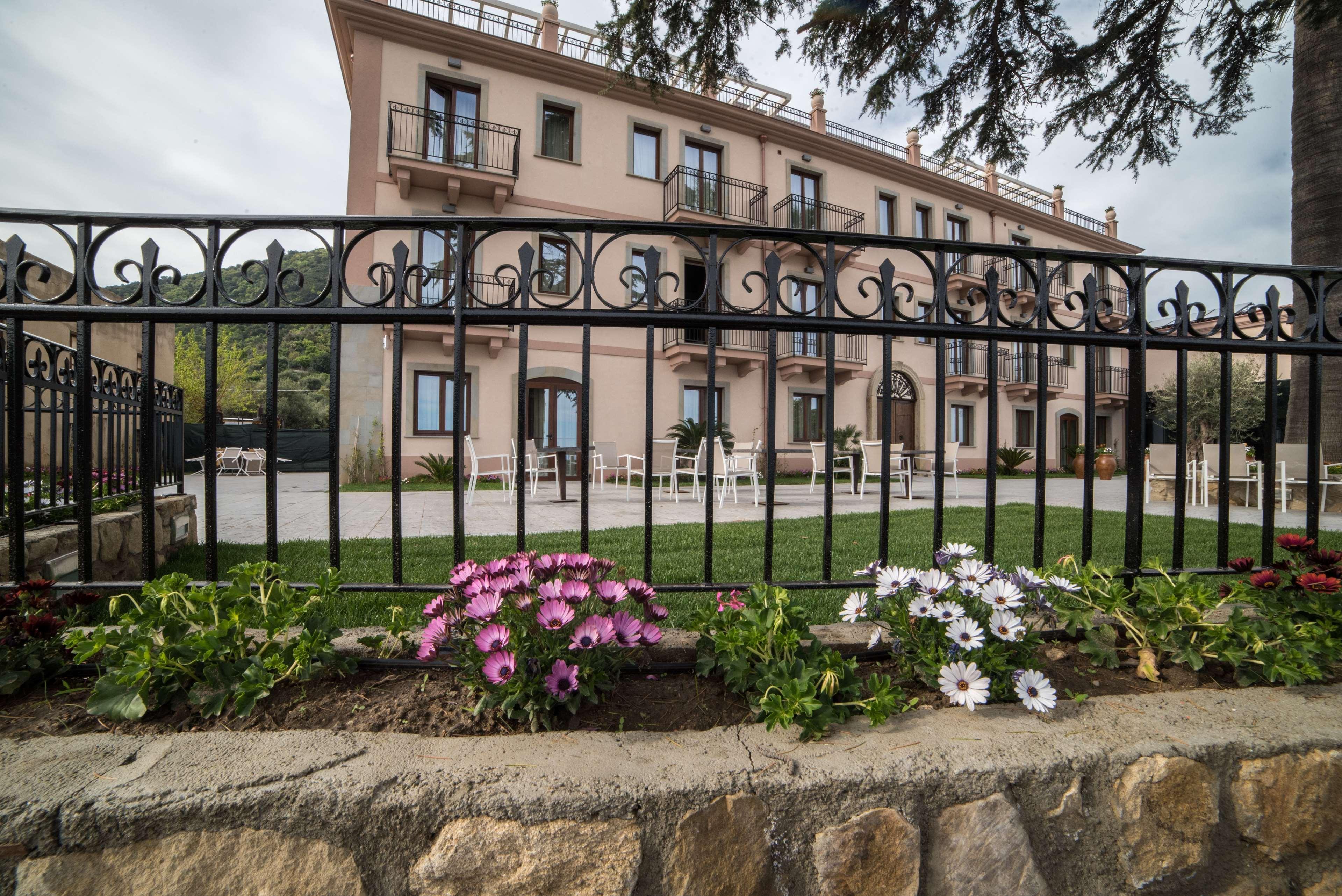 Best Western Plus Hotel Terre di Eolo Patti Exterior foto